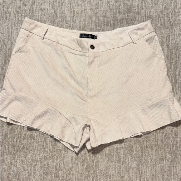 Sucrefas Pants - Women's 3X ruffle corduroy shorts lightweight cream color Sucrefas